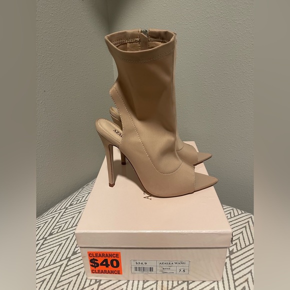 AKIRA Beige Stiletto Heel Boots - Picture 1 of 3